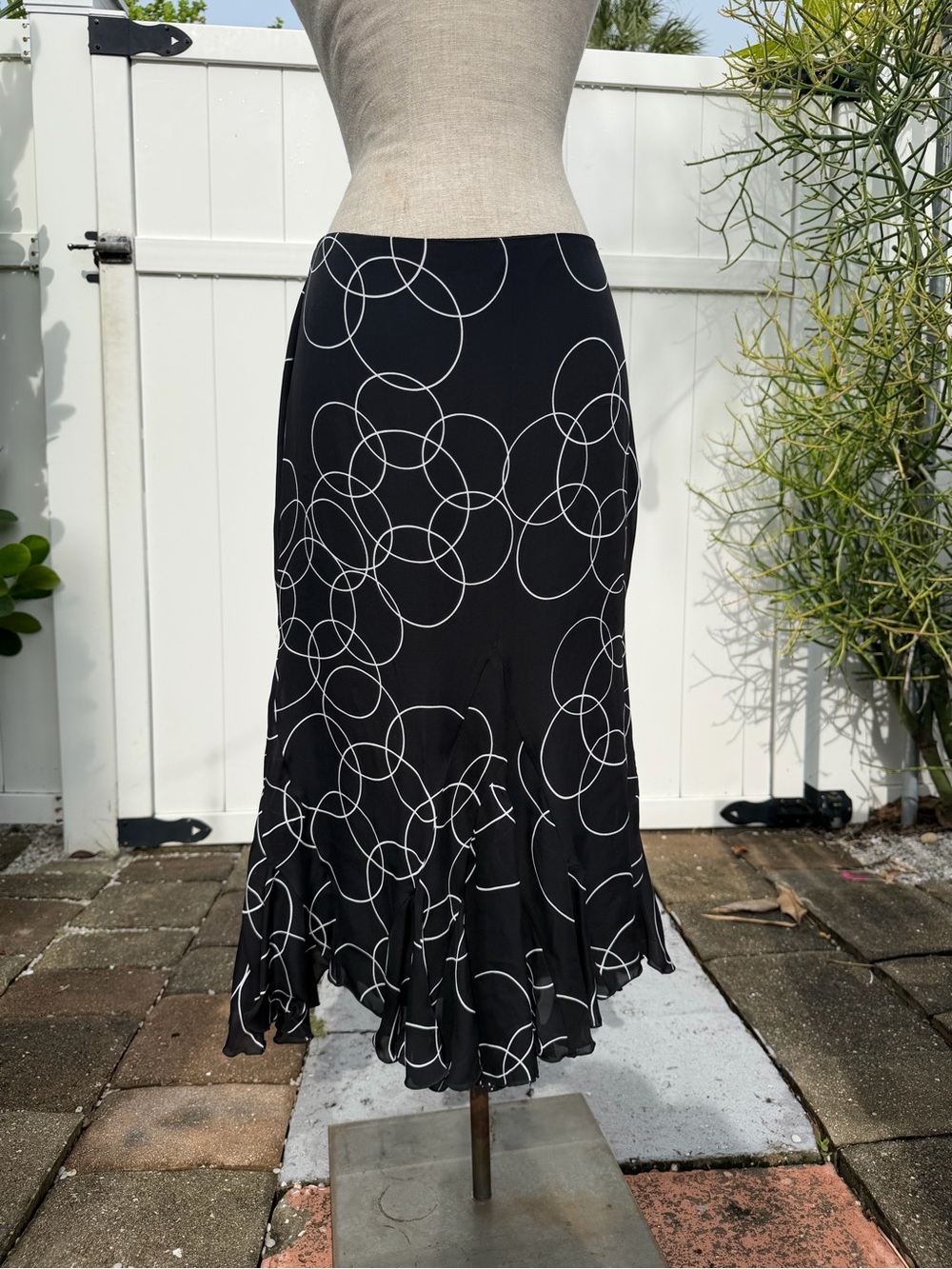 Y2k Black & White Circle-Print Flared ruffled Skirt
